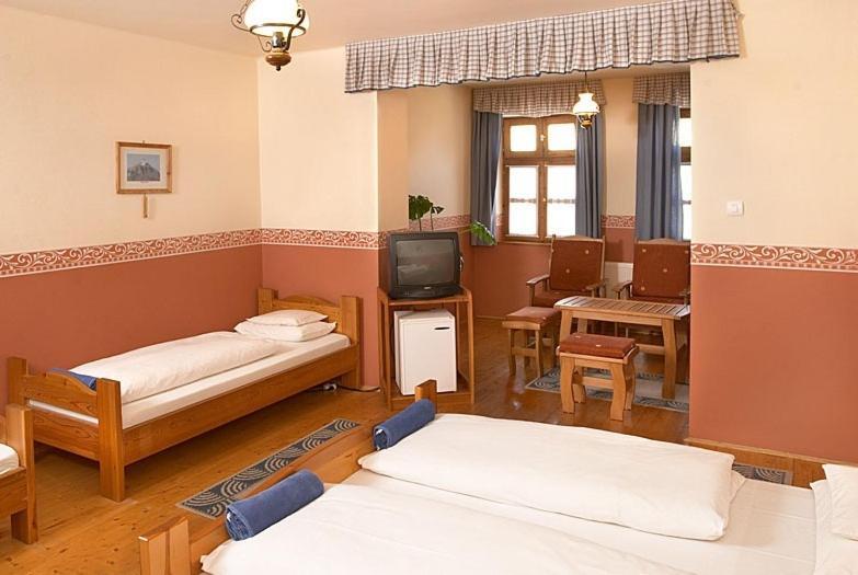 Tapolca Fogado Bed & Breakfast Miskolc Room photo