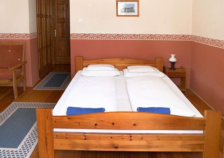 Tapolca Fogado Bed & Breakfast Miskolc Room photo